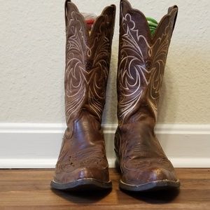 long tip cowboy boots